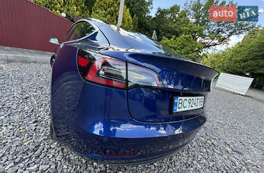 Седан Tesla Model 3 2019 в 