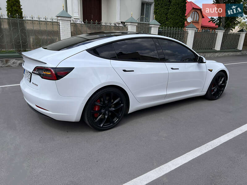 Седан Tesla Model 3 2021 в Полтаві