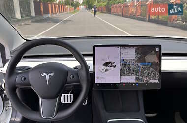 Седан Tesla Model 3 2021 в 