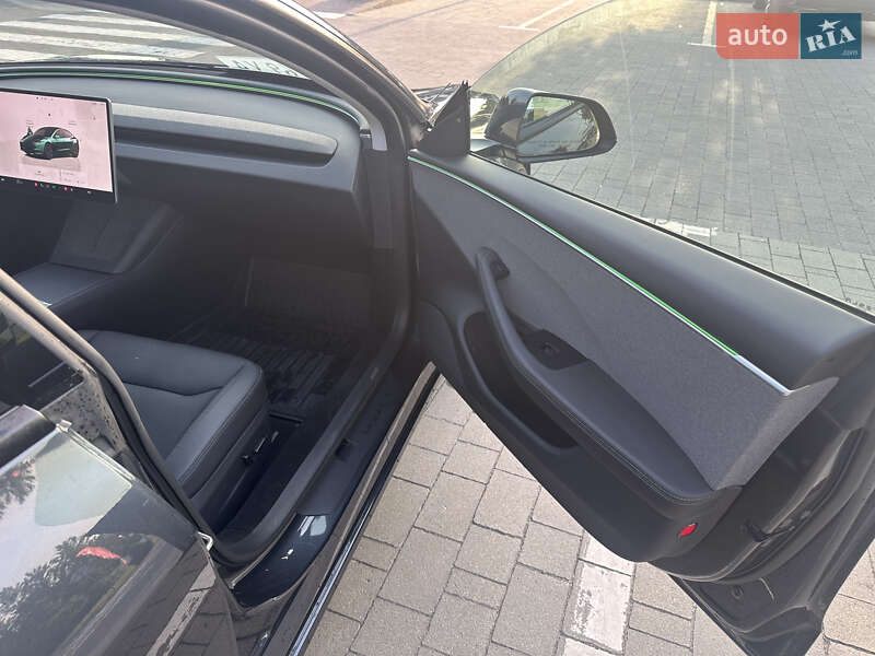 Седан Tesla Model 3 2024 в Хмельницком