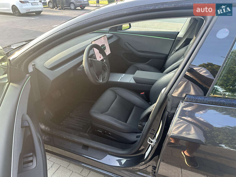 Седан Tesla Model 3 2024 в Хмельницком