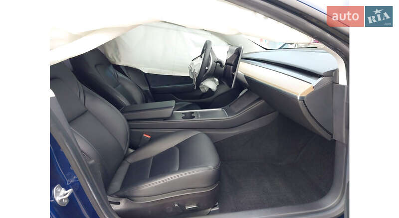 Седан Tesla Model 3 2021 в Черкассах фото 5 Седан Tesla Model 3 2021 в Черкассах