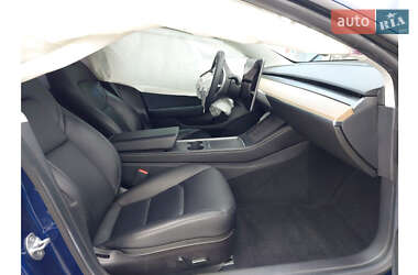 Седан Tesla Model 3 2021 в 
