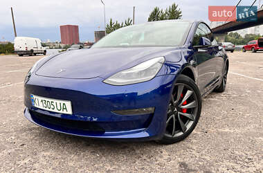 Седан Tesla Model 3 2021 в 
