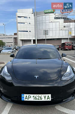 Седан Tesla Model 3 2021 в 
