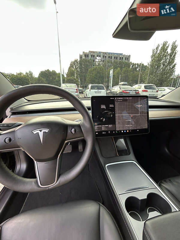 Седан Tesla Model 3 2021 в Дніпрі