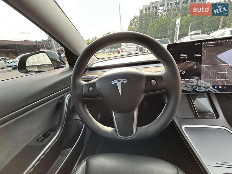 Седан Tesla Model 3 2021 в Дніпрі