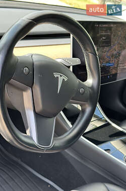 Седан Tesla Model 3 2018 в 