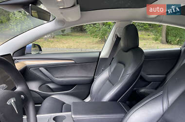 Седан Tesla Model 3 2022 в 