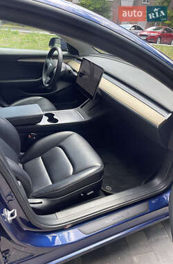 Седан Tesla Model 3 2022 в 