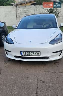 Седан Tesla Model 3 2021 в 