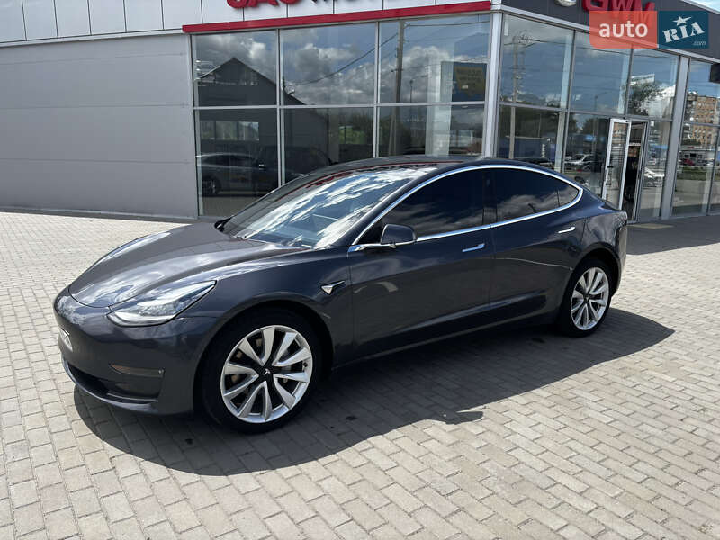 Седан Tesla Model 3 2018 в Полтаве