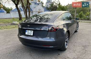 Седан Tesla Model 3 2023 в 