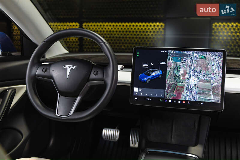 Седан Tesla Model 3 2019 в Луцке