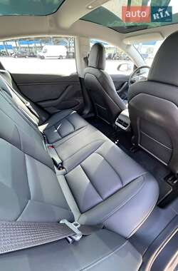 Седан Tesla Model 3 2019 в 