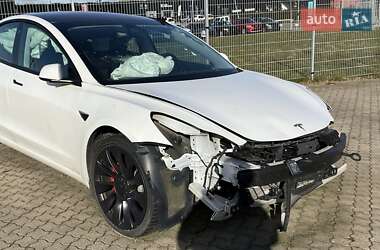 Седан Tesla Model 3 2021 в 