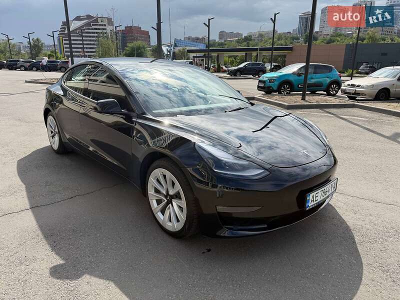 Седан Tesla Model 3 2021 в Дніпрі