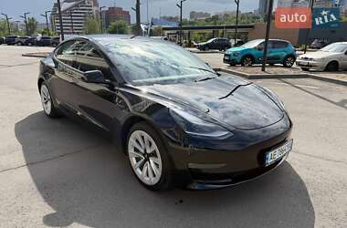 Седан Tesla Model 3 2021 в 