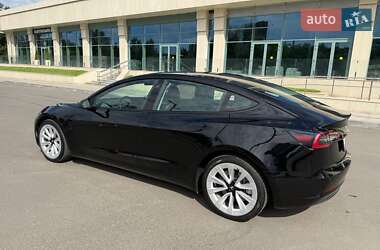 Седан Tesla Model 3 2021 в 