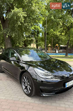 Седан Tesla Model 3 2021 в 