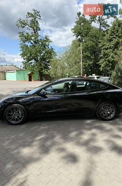 Седан Tesla Model 3 2021 в 