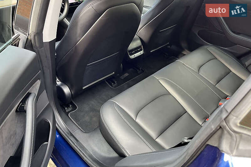 Седан Tesla Model 3 2018 в Києві