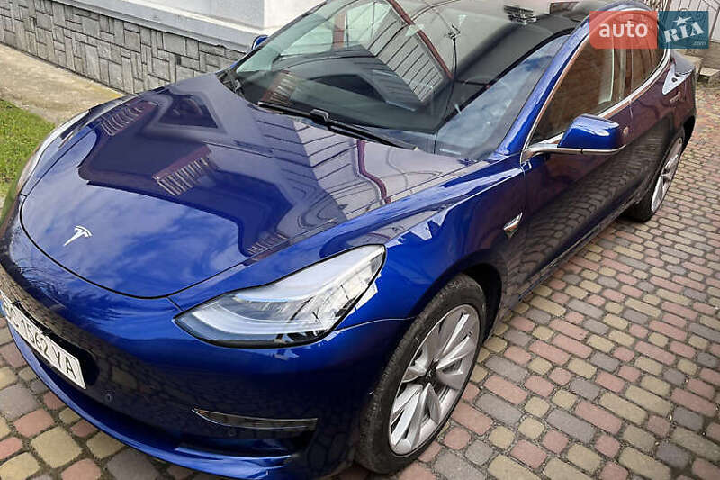 Седан Tesla Model 3 2018 в 