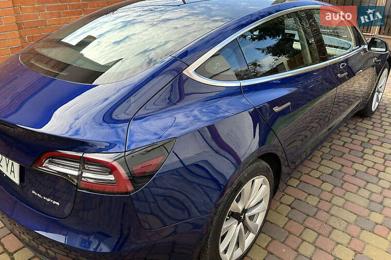 Седан Tesla Model 3 2018 в Києві