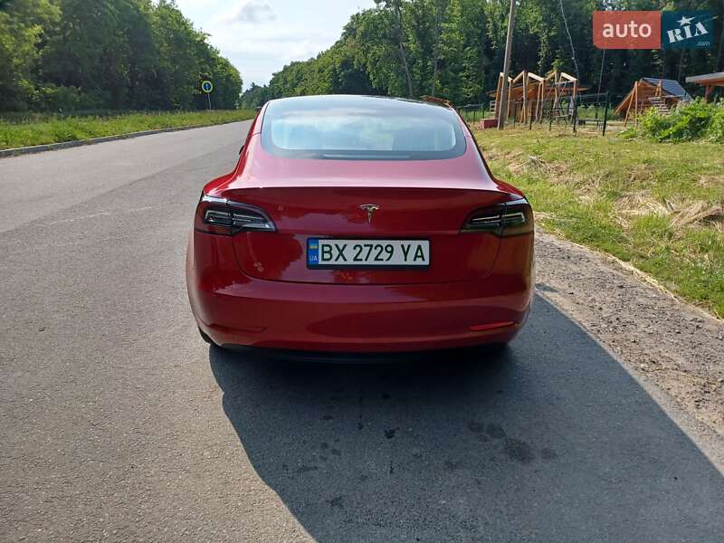Седан Tesla Model 3 2022 в Хмельницком