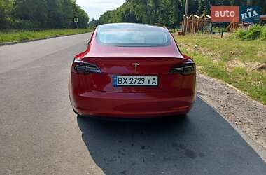 Седан Tesla Model 3 2022 в 