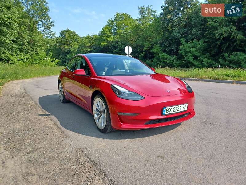 Седан Tesla Model 3 2022 в Хмельницком
