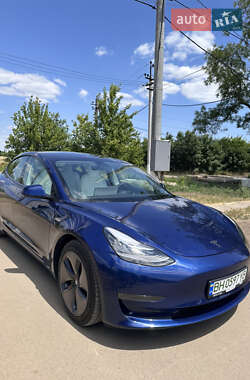 Седан Tesla Model 3 2020 в 
