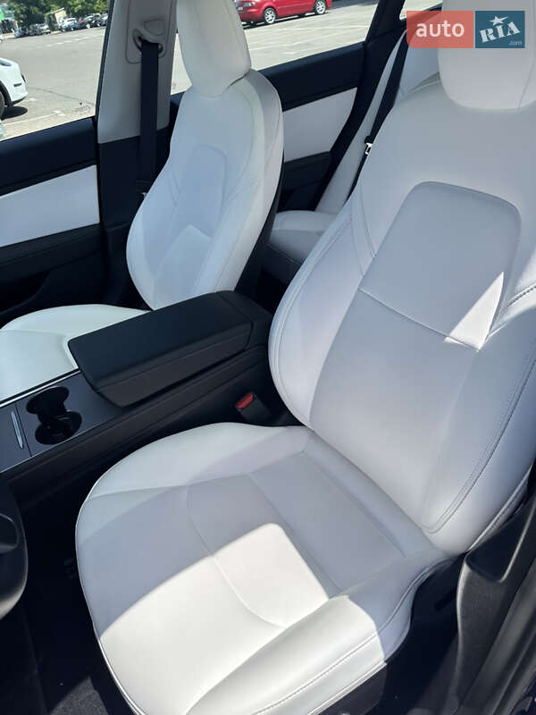 Седан Tesla Model 3 2020 в Одессе