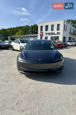 Седан Tesla Model 3 2024 в Виннице