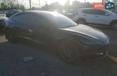 Седан Tesla Model 3 2024 в 