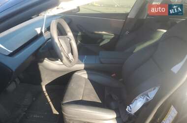 Седан Tesla Model 3 2024 в 