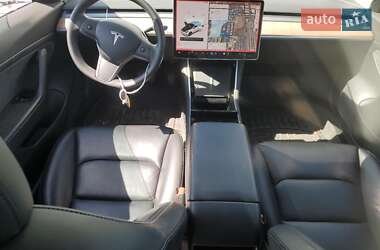Седан Tesla Model 3 2019 в 