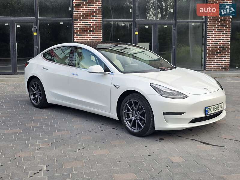 Седан Tesla Model 3 2019 в Тернополе