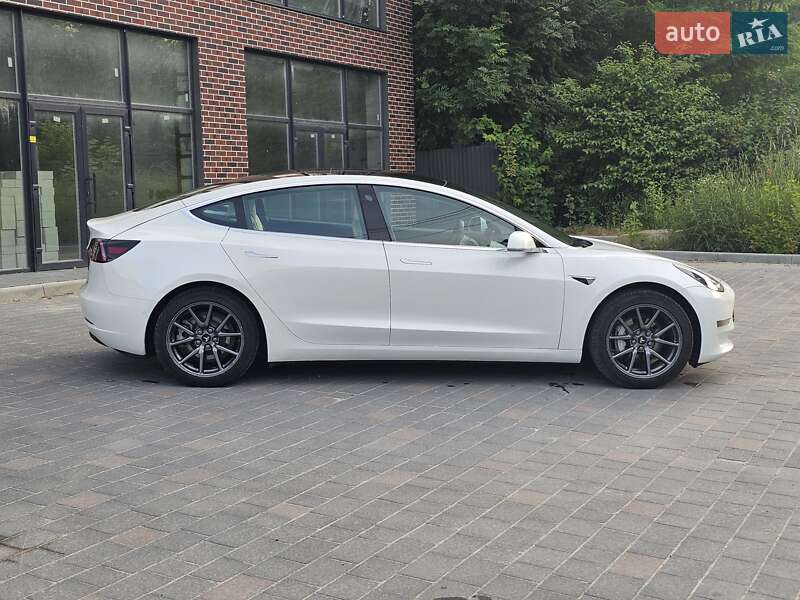 Седан Tesla Model 3 2019 в Тернополе
