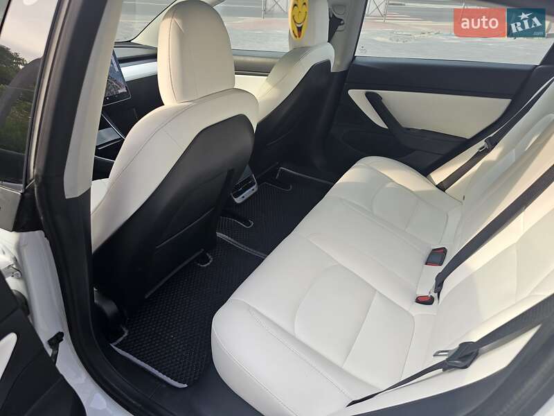 Седан Tesla Model 3 2019 в Тернополе