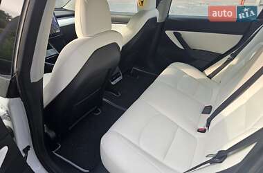 Седан Tesla Model 3 2019 в 