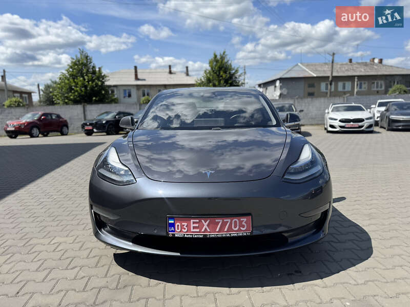 Седан Tesla Model 3 2018 в Луцке