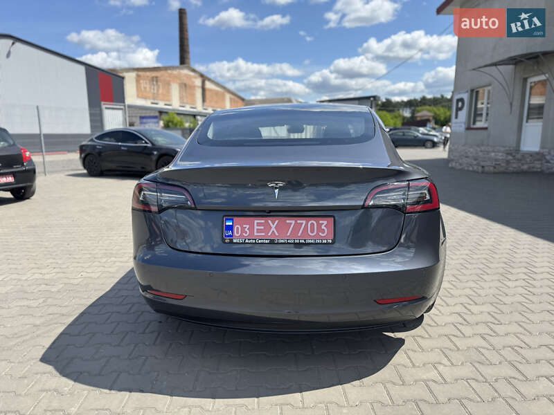 Седан Tesla Model 3 2018 в Луцке