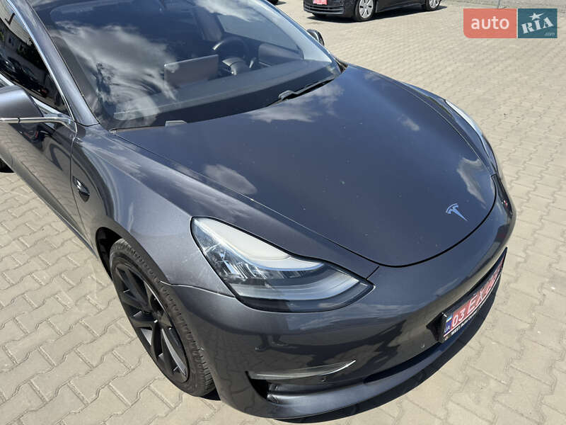 Седан Tesla Model 3 2018 в Луцке