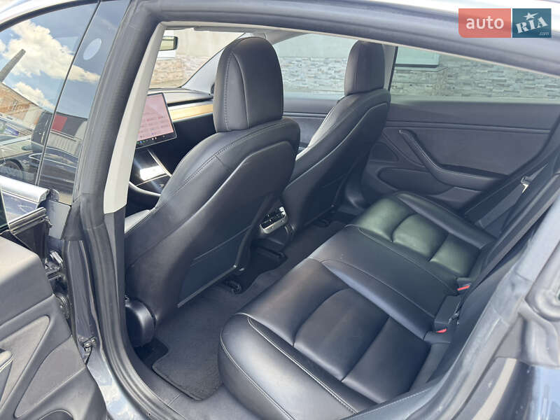 Седан Tesla Model 3 2018 в Луцке