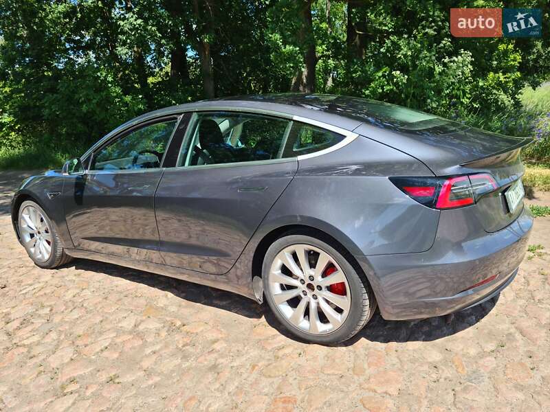 Седан Tesla Model 3 2018 в Сквире