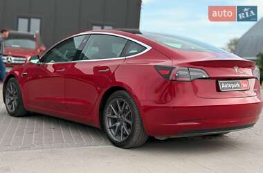 Седан Tesla Model 3 2019 в 