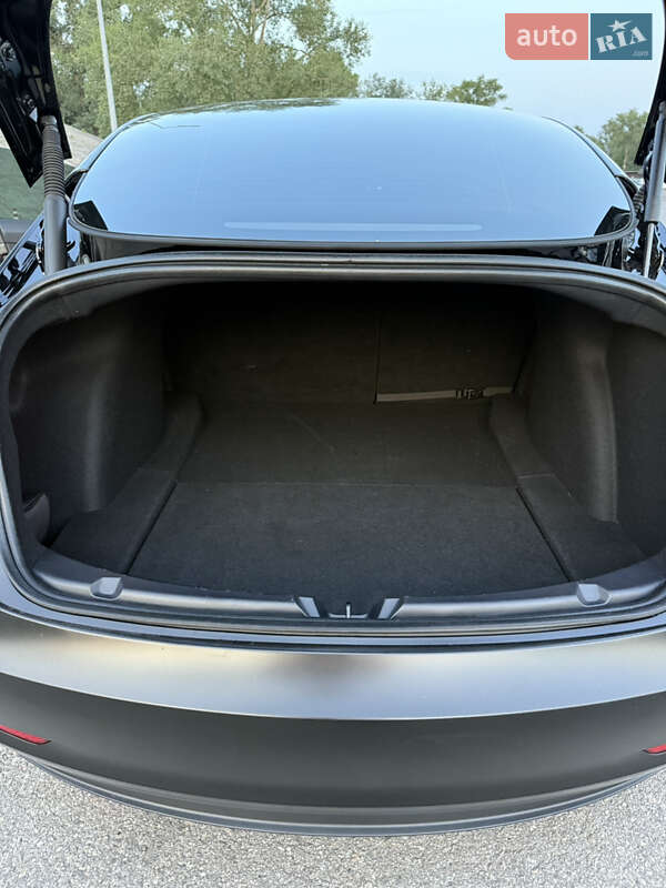 Седан Tesla Model 3 2022 в Києві