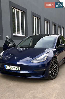 Седан Tesla Model 3 2020 в Киеве