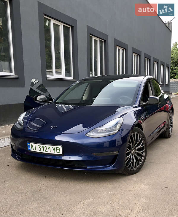 Tesla Model 3 2020